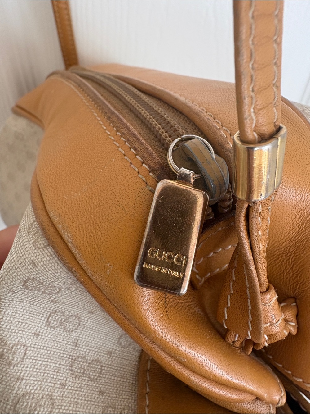 Vintage Gucci Micro GG barrel crossbody bag - Picture 5 of 10